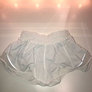 LULULEMON HOTTY HOT SHORTS 2.5”